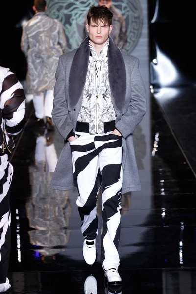 Look 9